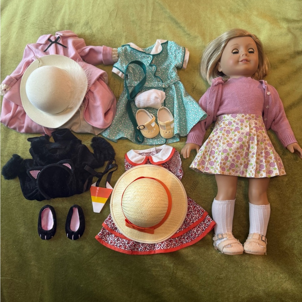 2008 American Girl Doll Kit Kittredge and 5 Outfits